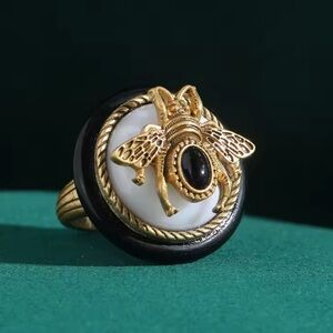 Antique Atlantis Treasure Bee Collector’s Piece Brass Ring